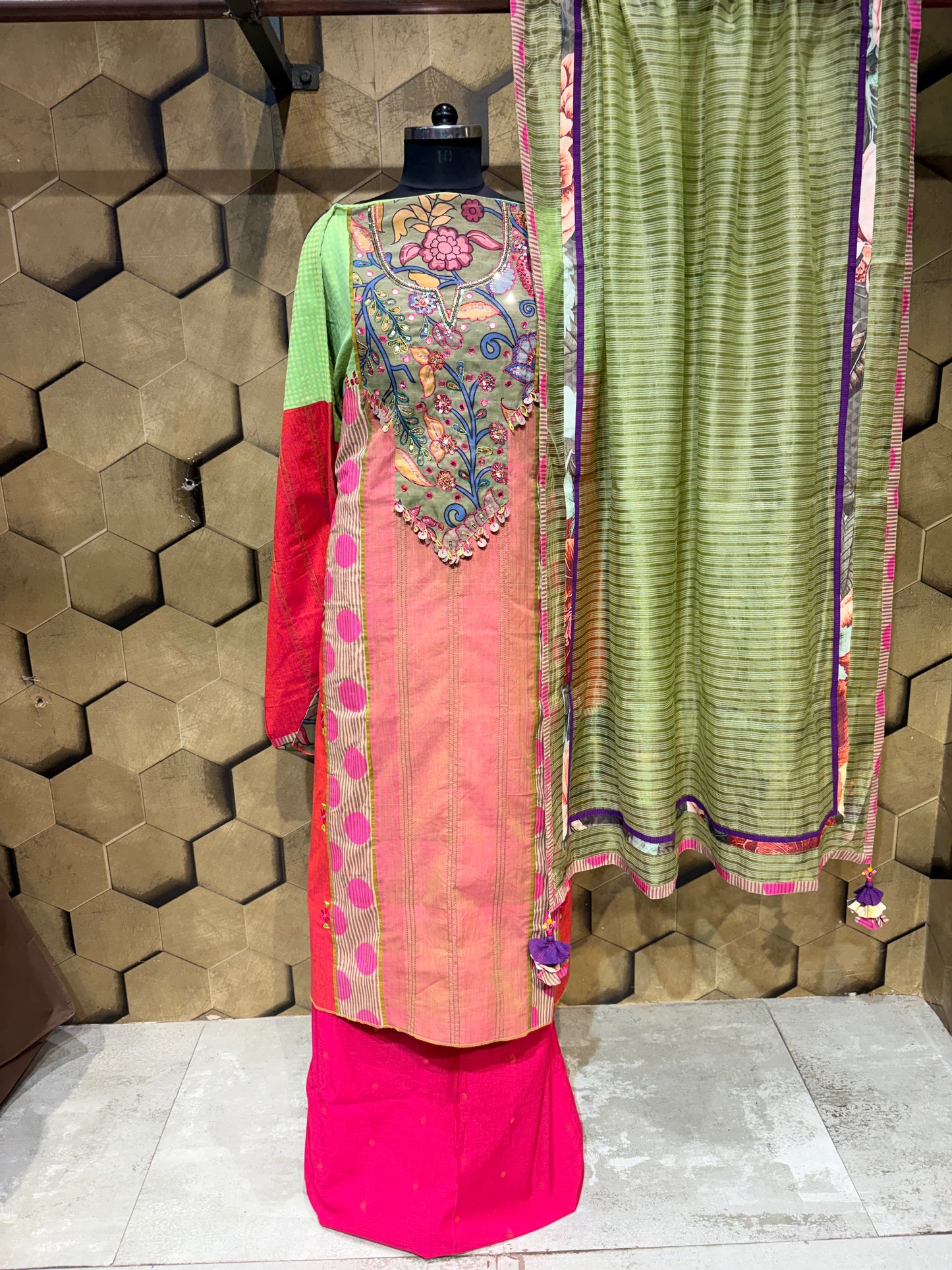 Pure Mangalagiri Cotton & Hand-Painted Kalamkari Suit Set