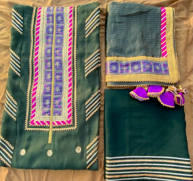 Heavy gota detailing on fine chanderi