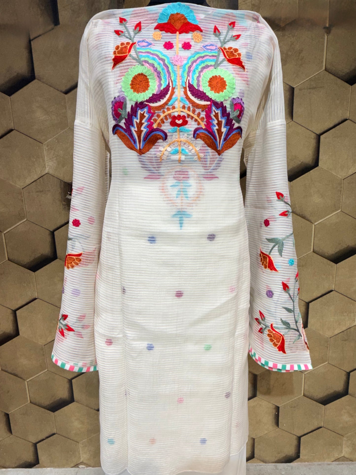Elegant Mul Chanderi Embroidered Suit Set
