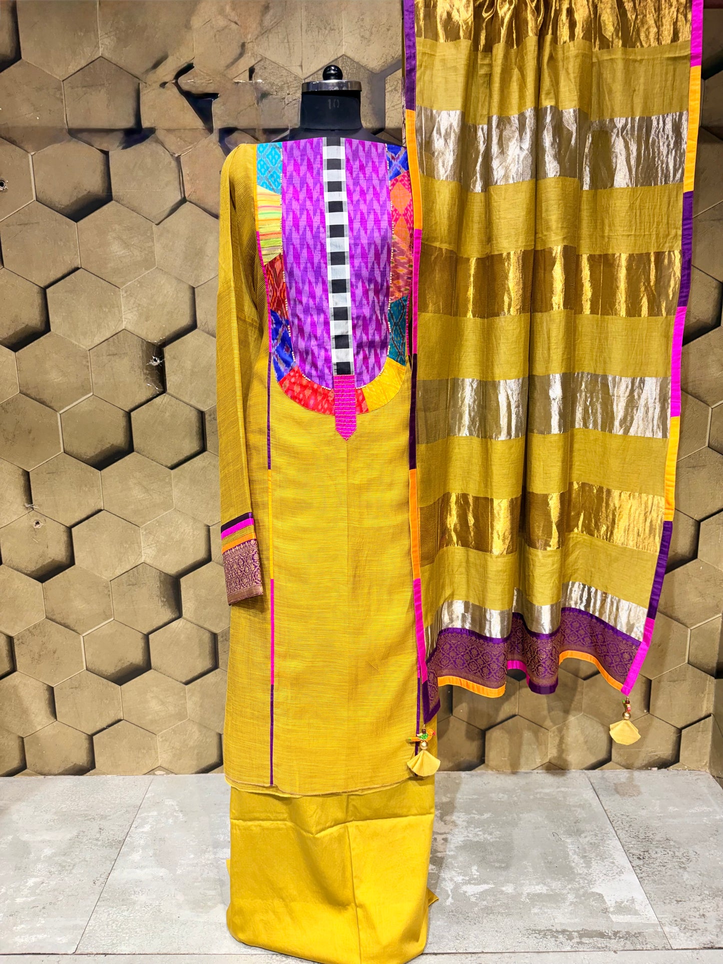 Royal Fusion of Tradition & Contemporary Craftsmanship in Mul Chanderi