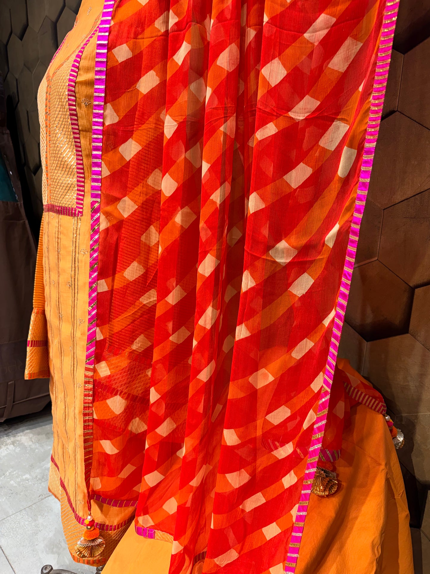 Festive Grace in Mul Chanderi 🧡