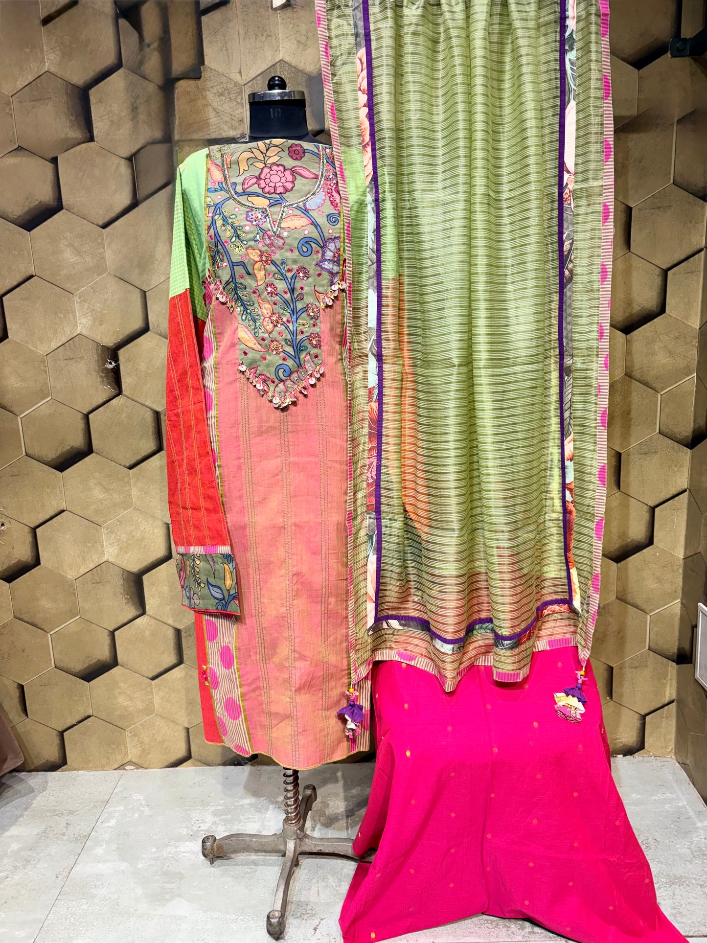 Pure Mangalagiri Cotton & Hand-Painted Kalamkari Suit Set