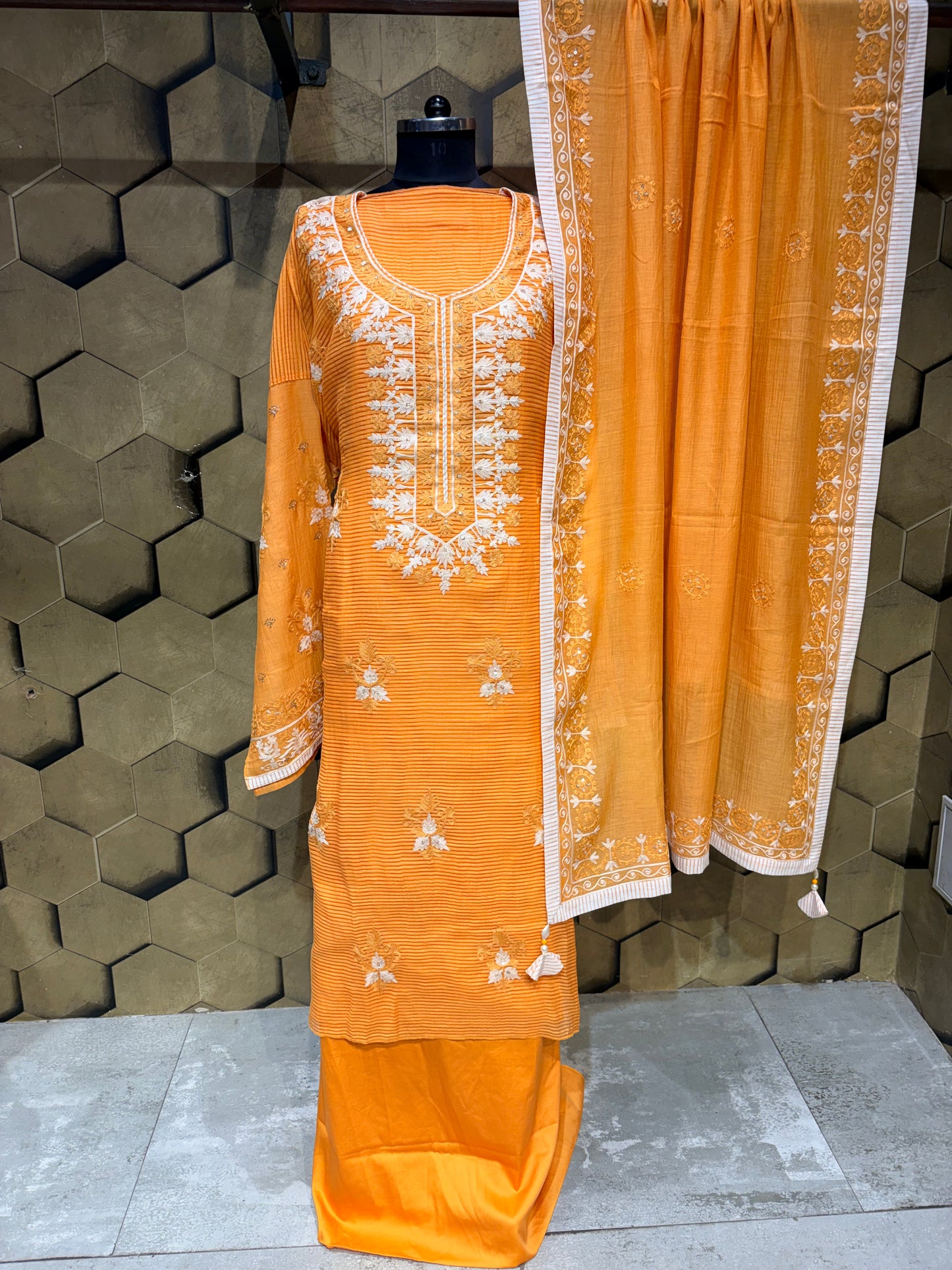 Radiant Elegance in Mul Chanderi