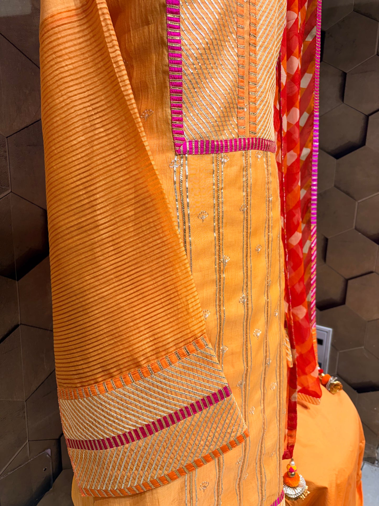 Festive Grace in Mul Chanderi 🧡