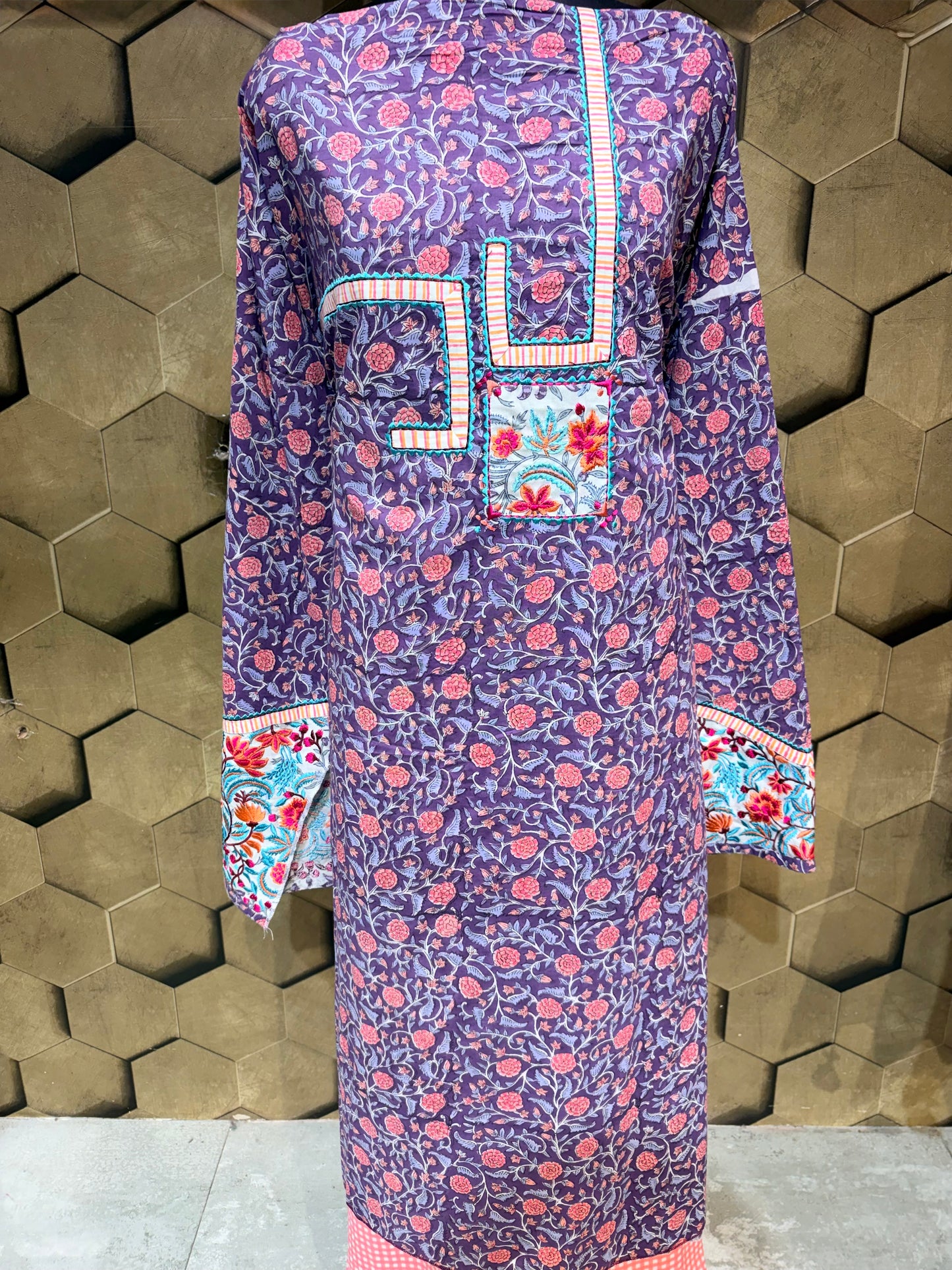 Pure Cotton Handblock with an elegant Floral pattern Suit Set