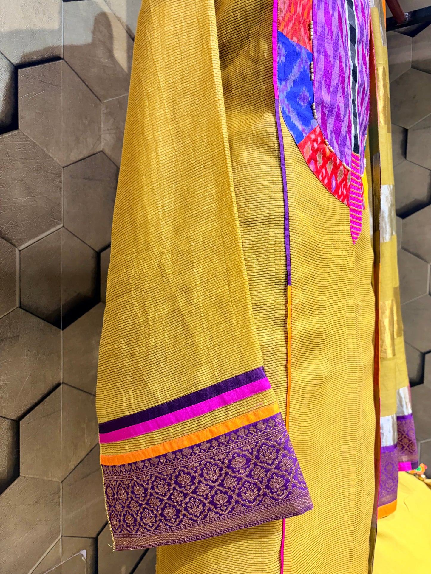 Royal Fusion of Tradition & Contemporary Craftsmanship in Mul Chanderi