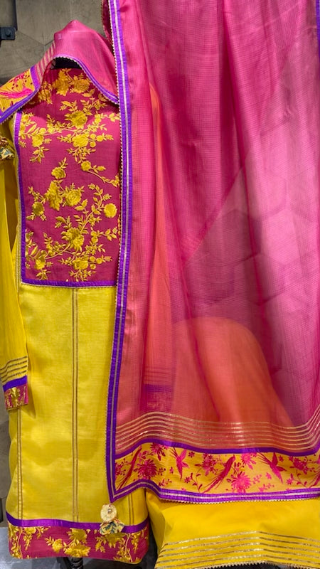 Elegant mul Chanderi with contrast dupatta