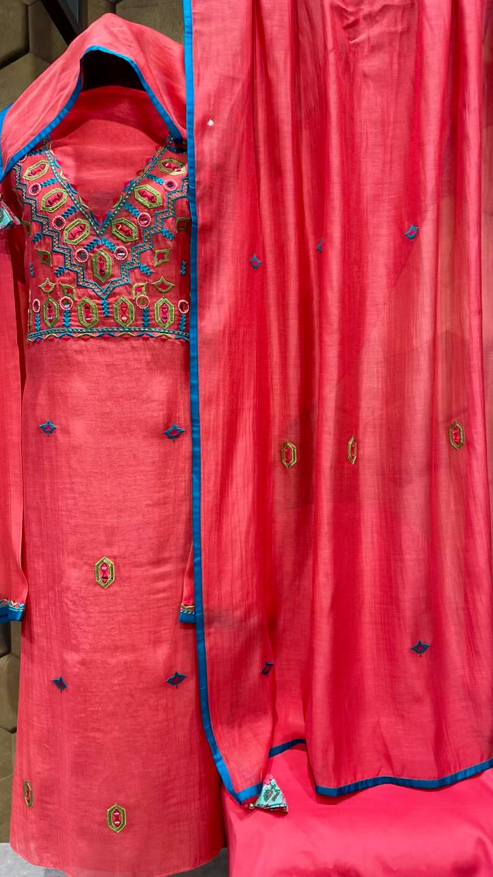 Mul Chanderi outfit with resham embroidery