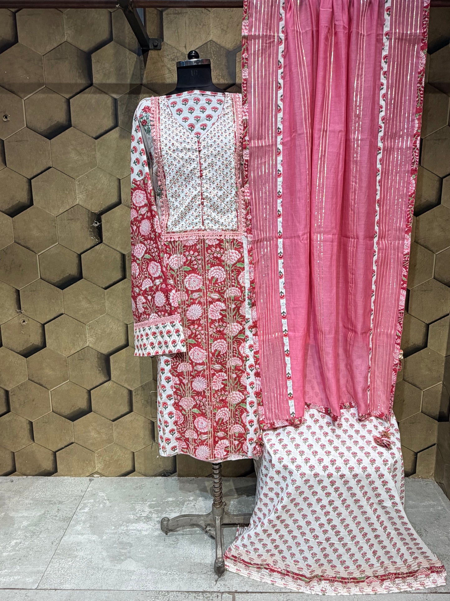 Masterpiece of Handcrafted Elegance in Pure Cotton