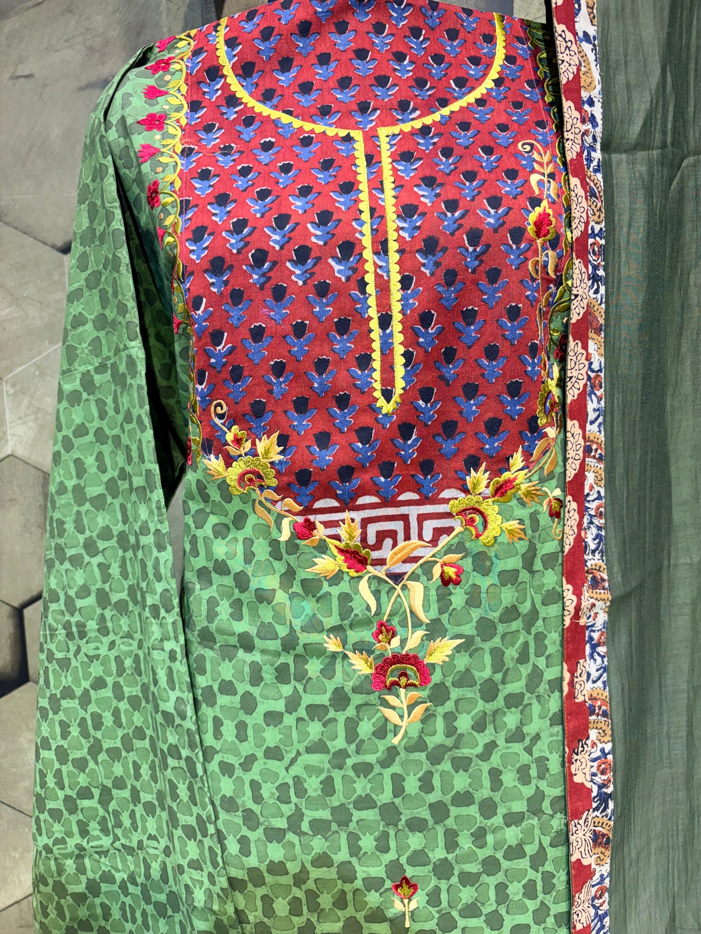 Exquisite Pure Cotton hand block suit set with embroidery