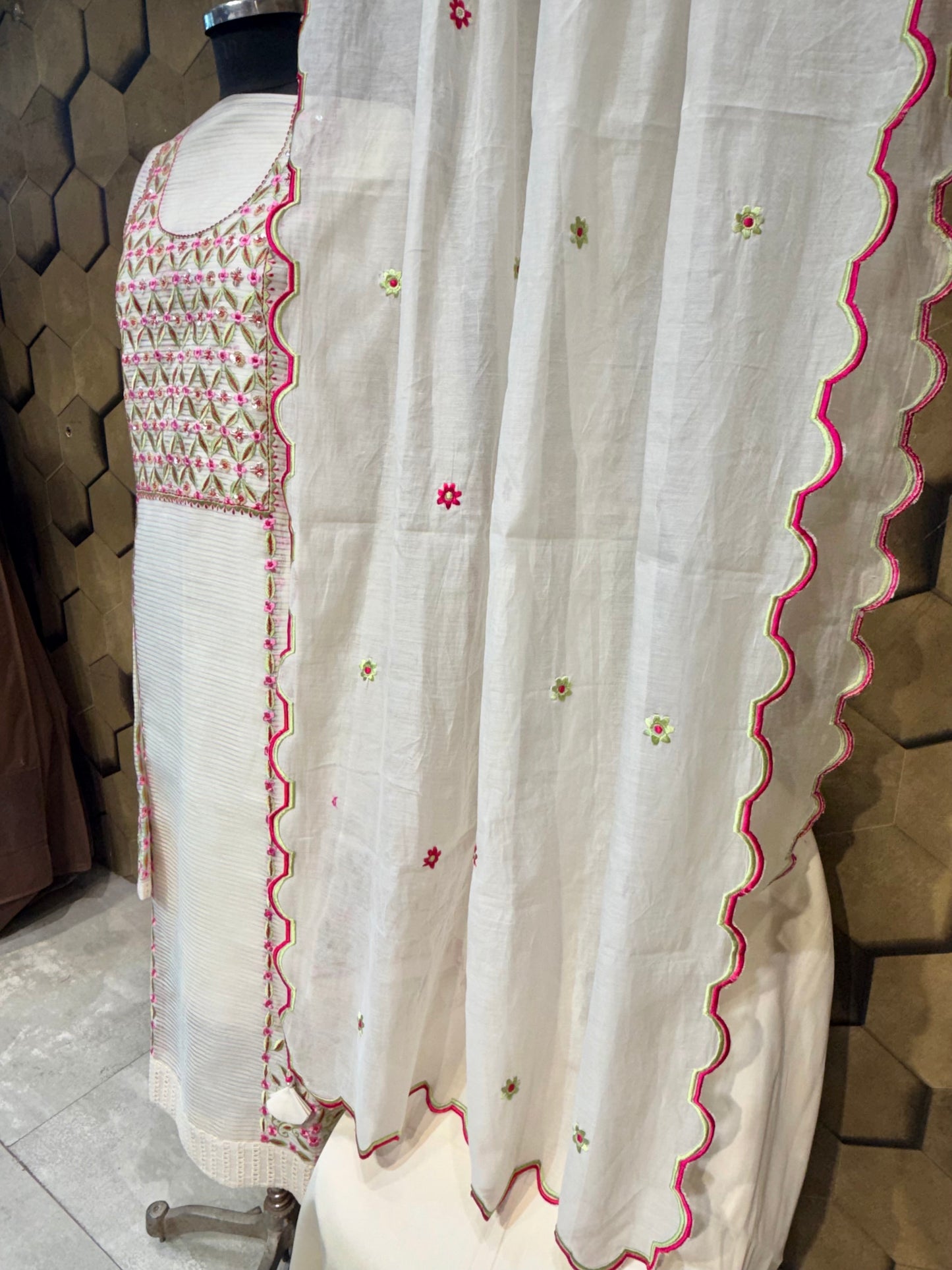 Timeless Elegance in Off-White Mul Chanderi