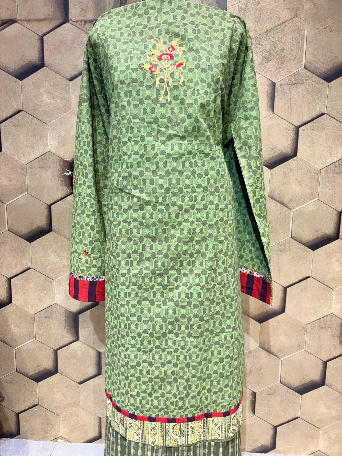 Exquisite Pure Cotton hand block suit set with embroidery