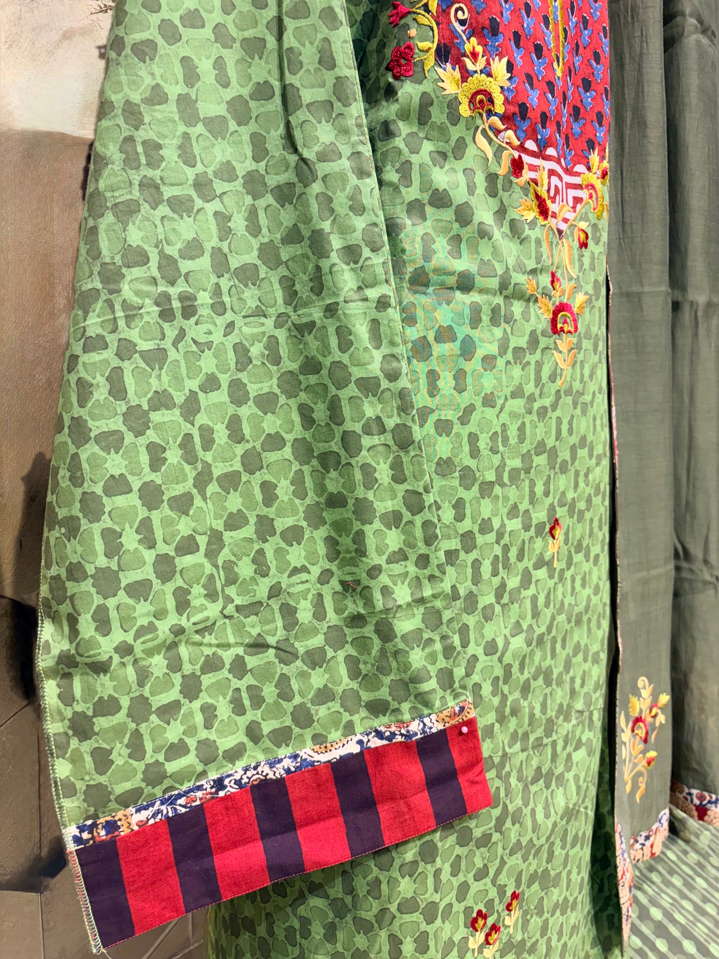 Exquisite Pure Cotton hand block suit set with embroidery